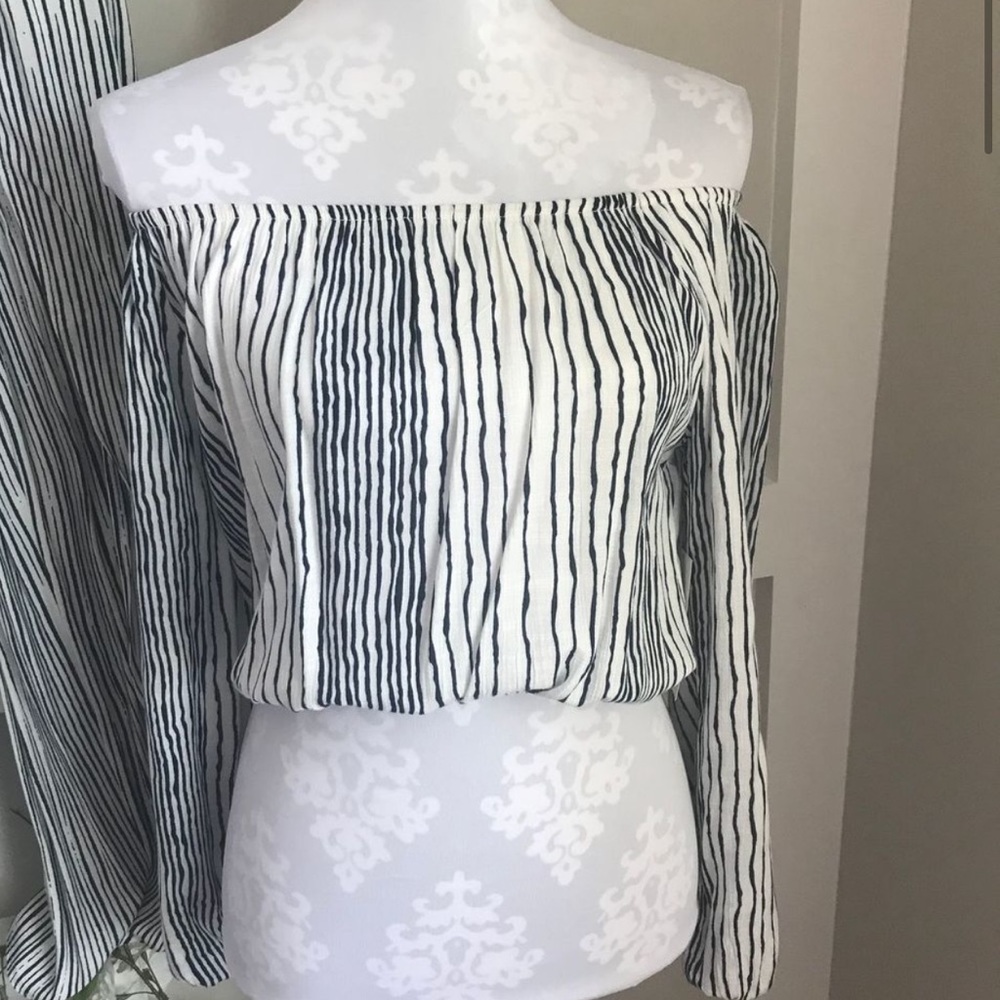 New with tag Olivaceous off shoulder top